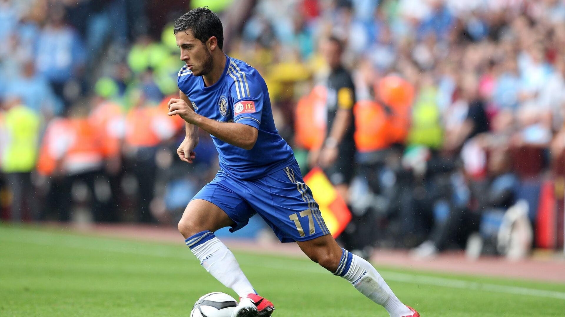 “农村足球振兴计划全面启动，普及基层足球运动”，乡村足球俱乐部